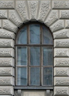 Obr. 1 – Stvajc okno (pohled z elakovskho sad)