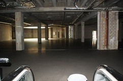 V Drenu byl podklad dky pouit strky Thomsit XXL a erpadla prvotdn – ob podlahy jsou stejn a vypadaj, jako by realizan firma odlila 1500 m² velkou desku z cementu. Henkel Thomsit XXL