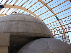 EASYCRETE TBG Metrostav - Velk a mal kopule z pohledovho betonu Easycrete planetrium Techmania 6