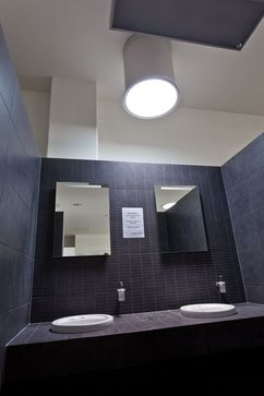 Denn svtlo na toalet – pokud se tam jet nkam vejde