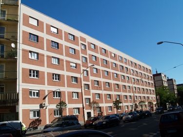 Soubor bytovch dom v irm centru Bratislavy, pamtkov chrnn, zatepleno fenolickou pnou Kooltherm