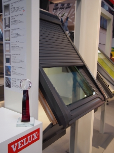 Dlkov ovldan sten okno VELUX INTEGRA® zskalo pro sv uniktn vlastnosti na veletrhu For Arch 2014 ocenn Grand Prix za nejlep expont ve svm oboru.