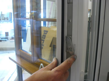 rameno pojistky okennho kdla, foto: DAFE-PLAST