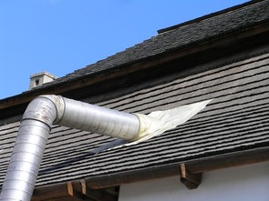 Obr. 12: Prostup potrub skrze ikmou stechu