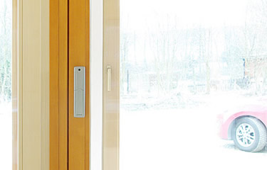Dřevěný motorický HS portál - mikroventilace - Slavona, dřevěná okna a dveře
