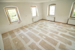 06 Hotov such podlaha s vytmelenmi sprami ek na finln nlapnou vrstvu. Liapor keramzit