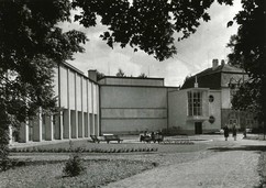 Archivní snímek dostavby muzea podle návrhu Bohuslava Fuchse