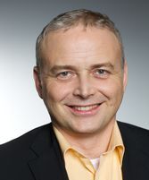 Zdenk Brich, viceprezident pro divizi lepidel spolenosti Henkel.