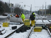Ozelenění tramvajového pásu bylo realizováno v&nbsp;zimním období.