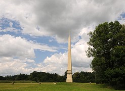 Obelisk U facky