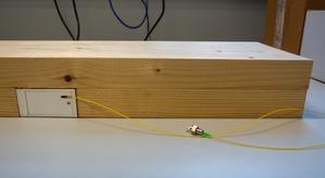 Obr. 3c: Funkční vzorek nového řešení – krabička s víčkem chránící konektor s připojeným optickým kabelem