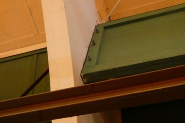 Obr. 7: Pohľad na drevený nosník stabilizačného vystužovadla tlačeného okraja rámu