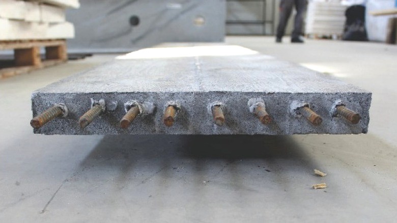 Analýza schodišťového stupně z&nbsp;ultravysokohodnotného betonu