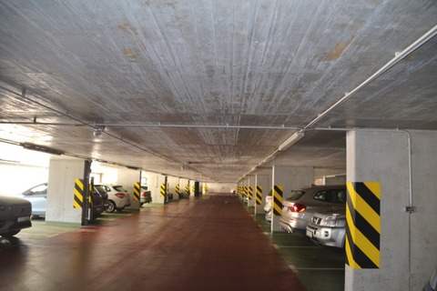 Obr. 6 Polostěny v parkovacím domě FAST pro kalibraci ultrazvukového měření tloušťky betonu
