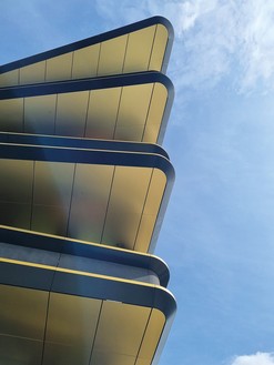 Zlat podhledy jsou tak na jednotlivch terasch, pohled na Rotated Plazza.
