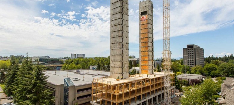 Obr. 2 Vstavba devostavby s betonovmi vztunmi jdry