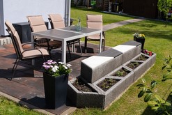 Posezen z prvk Playstone