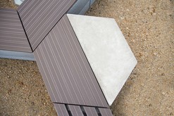 Posezen z prvk Playstone