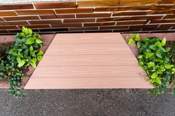 Posezen z prvk Playstone