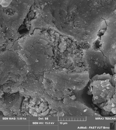 Obr. 16a Mikrostruktura desek 01PO před vystavením proměnlivé relativní vlhkosti okolního prostředí