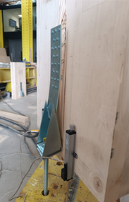 Obr.&nbsp;11a: Typick� tvar poru�en� zku�ebn�ho t�lesa s&nbsp;tahovou kotvou