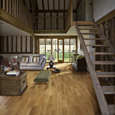 D�ev�n� podlahy, dub polomatn� lak