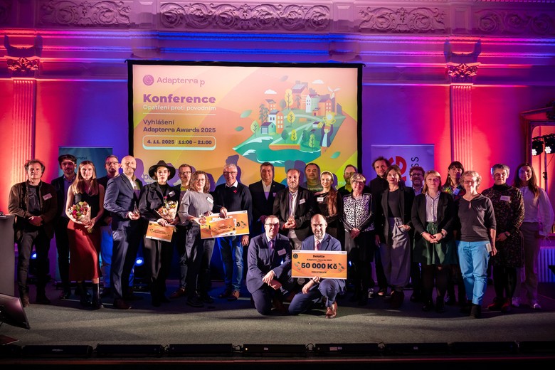 Vyhl�en� Adapterra Awards 2025. Zdroj: Nadace Partnerstv� (Vojta Herout)