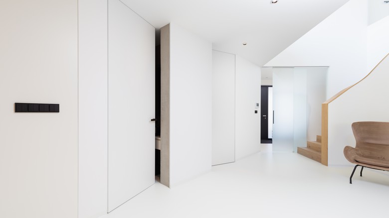 Vysoké dveře: 3 způsoby, jak je dostat až ke stropu