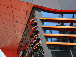 Lamely na prosklení. Foto: Petr Brandejský