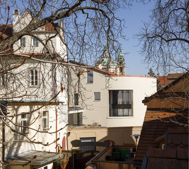 Bytový dům s galerií na Malé Straně. Foto: Tomáš Souček