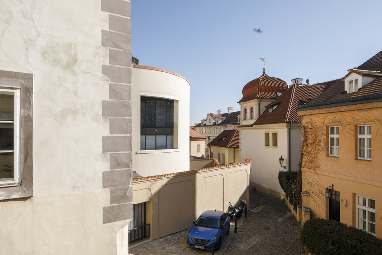 Bytový dům s galerií na Malé Straně. Foto: Tomáš Souček