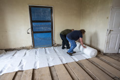 Suchá plovoucí podlaha Liapor – separace netkanou geotextilií