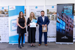 Vítězka Markéta Pipková se zástupci Saint-Gobain Ing. Veronikou Kotkovou a Ing. arch. Tomášem Truxou