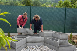 Plastone – stavba