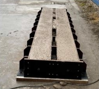 Obr.&nbsp;2d: Betonáž stĺpov
