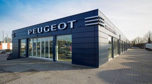 Vyuit fasdnch kazet od Lindabu pro revitalizaci budov Peugeotu 