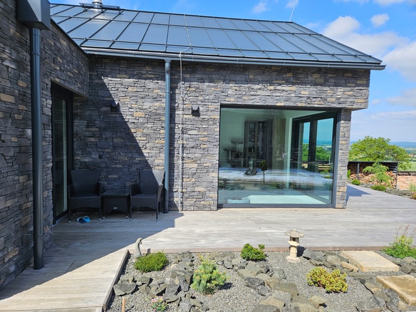 Velkoformátové posuvné dveře pro maximální komfort, to jsou portály HST od hilzinger