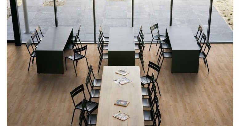 Vinylové podlahy zažívají boom. Proč Češi opouštějí laminát i klasické dřevo?